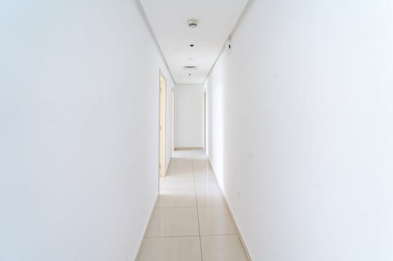 Golf View | Real Unit | Top Floor | Vacant, picture 9