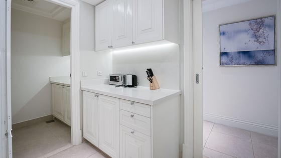 Spacious apartment in Downtown with Burj Khalifa view, picture 8