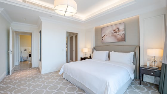 Spacious apartment in Downtown with Burj Khalifa view, picture 13