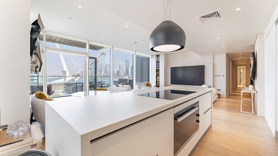 Fully upgraded apartment in Bluewaters with Ain view, picture 8
