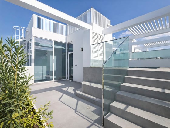 A Lagoon-Facing Ixora Residence with Burj Khalifa Views, picture 13