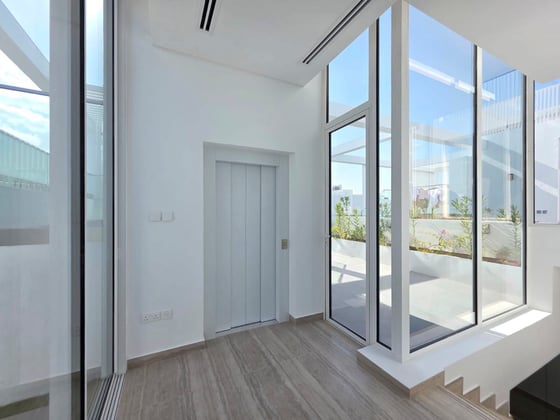 A Lagoon-Facing Ixora Residence with Burj Khalifa Views, picture 7
