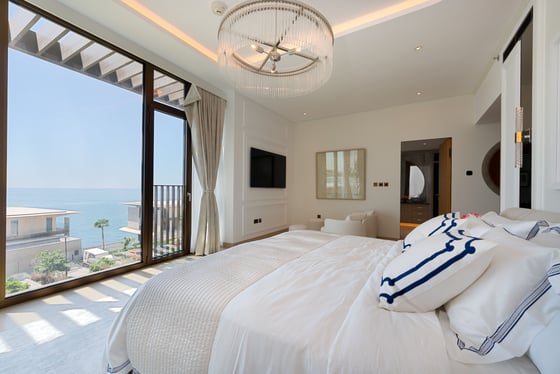 Luxurious 3 Bed Apartment in Bvlgari Residences, picture 14