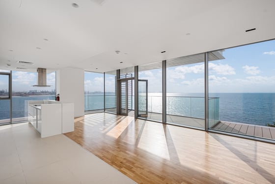 Seaside Sophistication | Breathtaking Sea View, picture 2