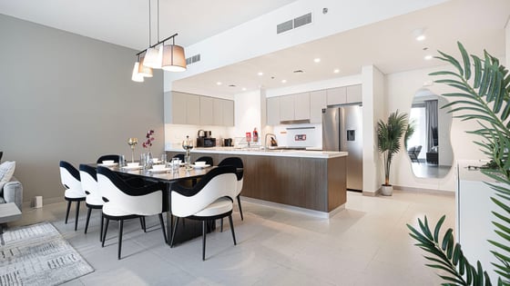 Upgraded apartment in Downtown with spectacular view, picture 9