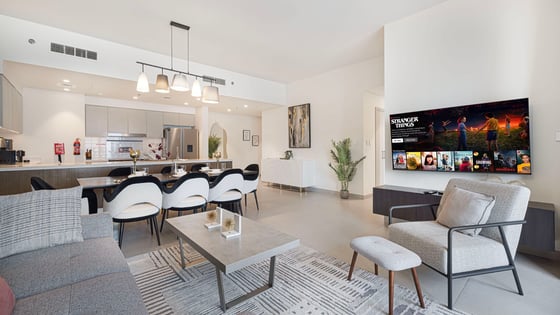 Upgraded apartment in Downtown with spectacular view, picture 3