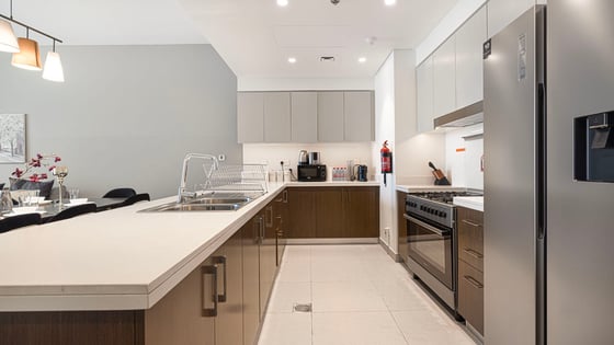 Upgraded apartment in Downtown with spectacular view, picture 7