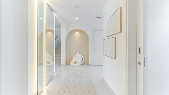 Spacious villa in Dubai South with lagoon view, picture 22