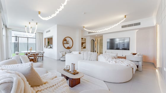 Spacious villa in Dubai South with lagoon view, picture 4