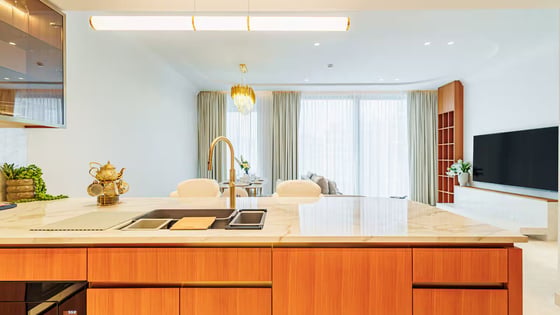 Elegant apartment in Palm Jumeirah with beach access, picture 7