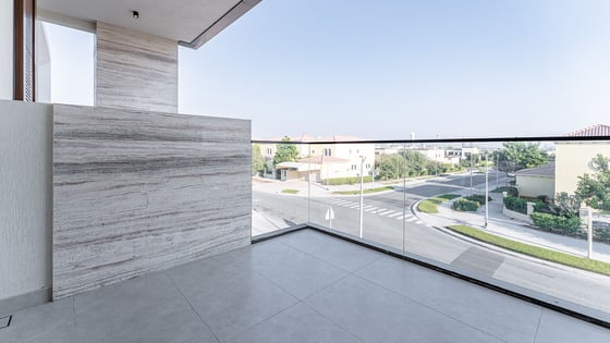 Premium and sleek villa in Jumeirah Park with maids room, picture 27