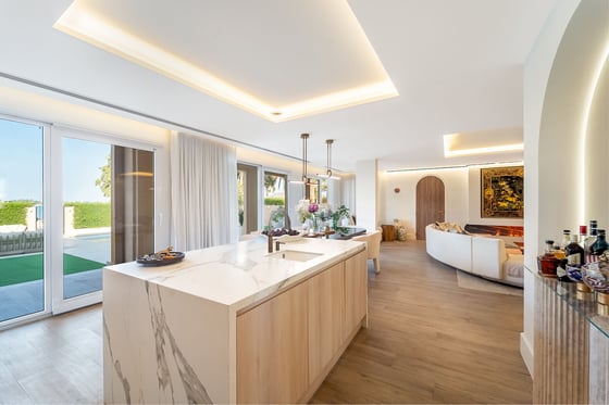 Ultra Luxury | Stunning Views | Generous Plot, picture 9
