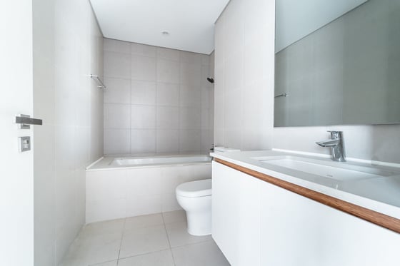 Vacant 4 BR | Bright Corner Townhouse..., picture 15