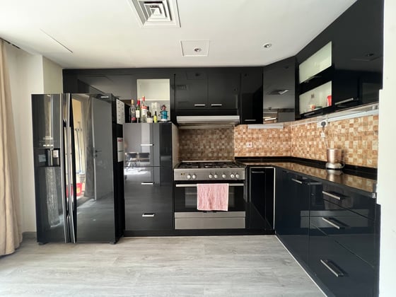 Fully Upgraded | Furnished | Landscaped., picture 6