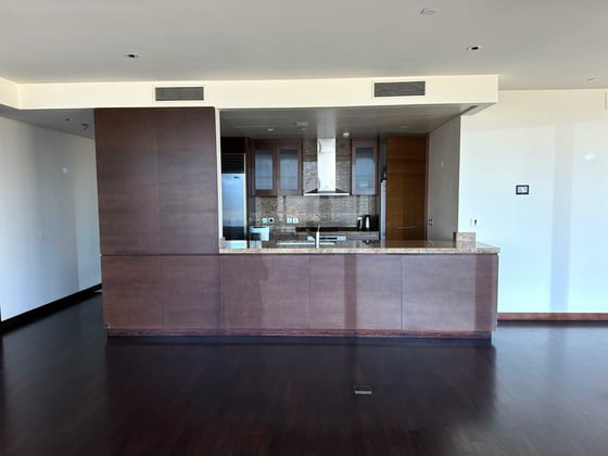 Exclusive | Unfurnished | Vacant Now | High Floor, picture 3