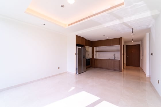 Vacant | Beachfront Duplex | Marina View, picture 7
