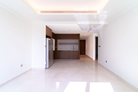 Vacant | Beachfront Duplex | Marina View, picture 6