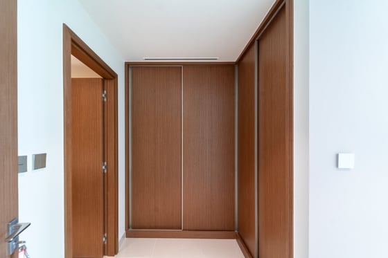 Vacant | Beachfront Duplex | Marina View, picture 18