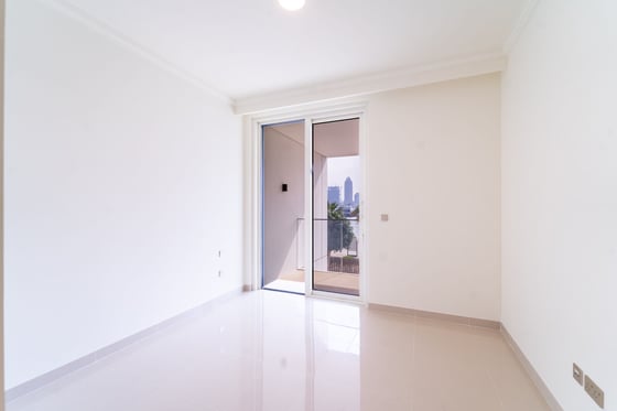 Vacant | Beachfront Duplex | Marina View, picture 13