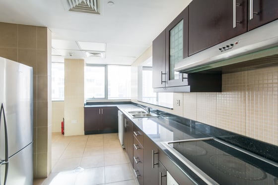Exclusive | High Floor | Full Marina View, picture 9