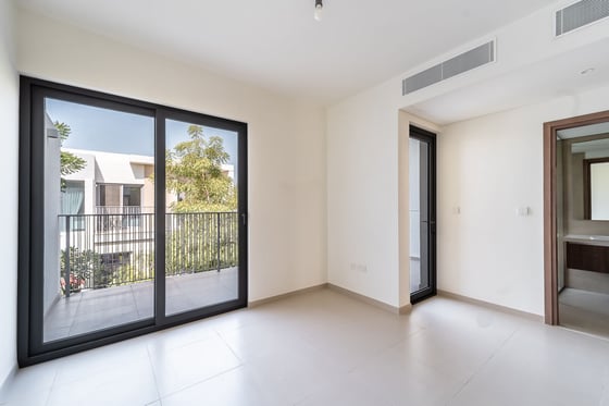 Prime Location | Vacant | Close To Pool & Park, picture 18