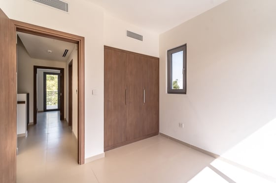 Prime Location | Vacant | Close To Pool & Park, picture 16
