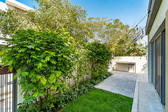 Prime Location | Vacant | Close To Pool & Park, picture 13