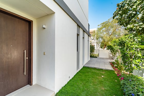 Prime Location | Vacant | Close To Pool & Park, picture 6
