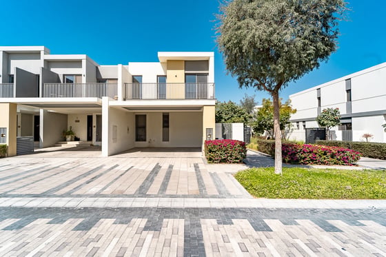 Prime Location | Vacant | Close To Pool & Park, picture 2
