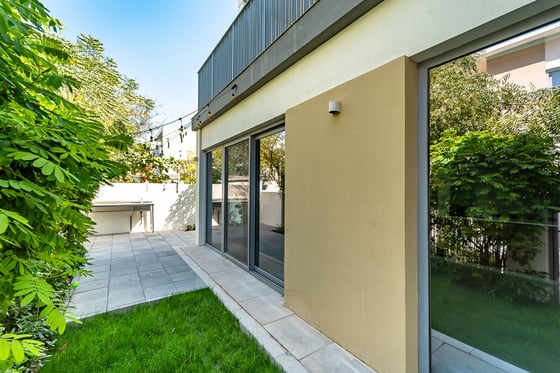 Prime Location | Vacant | Close To Pool & Park, picture 12