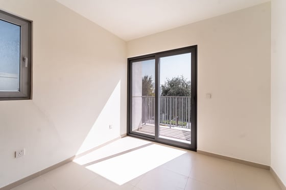 Prime Location | Vacant | Close To Pool & Park, picture 15