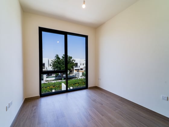 Tenanted | Townhouse Feel | Largest Layout Duplex, picture 8