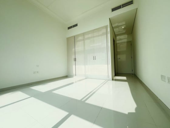 Exclusive Single-Row | Vacant | Private Living, picture 16