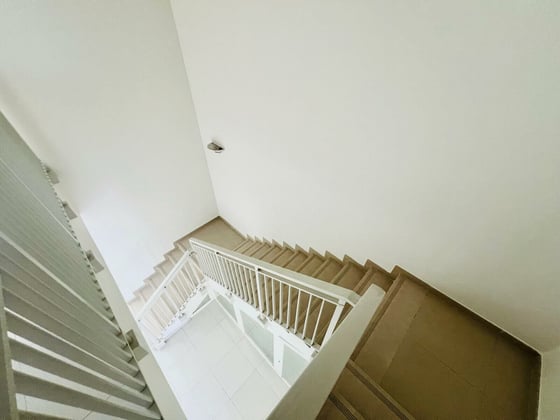 Exclusive Single-Row | Vacant | Private Living, picture 7