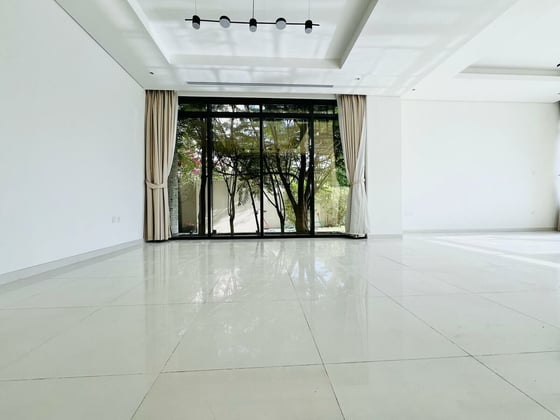 Exclusive Single-Row | Vacant | Private Living, picture 5