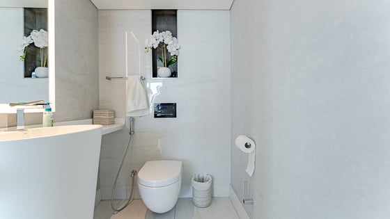 Upgraded apartment in Business Bay with Burj view, picture 18