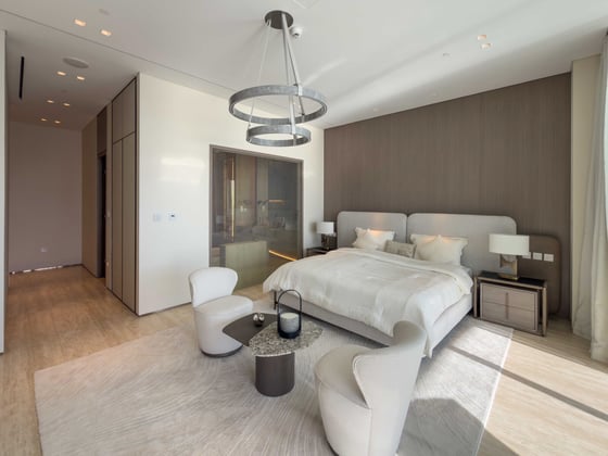 Sensoria Five Luxe | 3BR Apartment with Pool and Views, picture 12