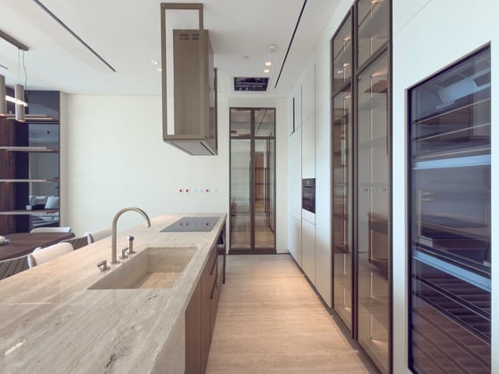 Sensoria Five Luxe | 3BR Apartment with Pool and Views, picture 10