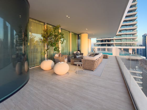 Sensoria Five Luxe | 3BR Apartment with Pool and Views, picture 25