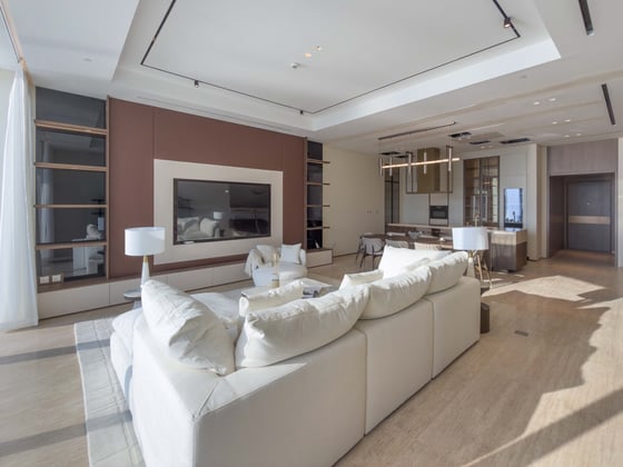 Sensoria Five Luxe | 3BR Apartment with Pool and Views, picture 4