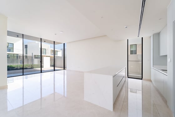 Modern Luxury | Private Pool | Serene Lake Views, picture 4