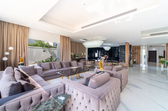 Upgraded Villa | Lake View | Large Plot., picture 6