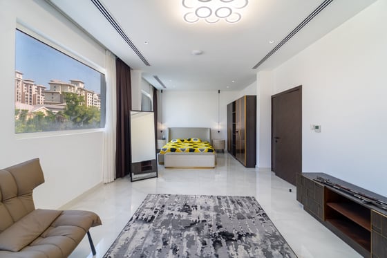 Upgraded Villa | Lake View | Large Plot., picture 18