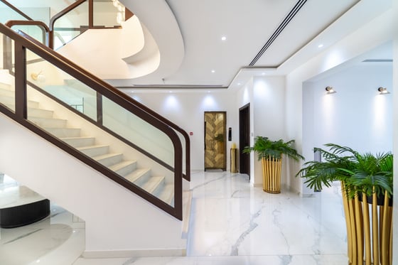 Upgraded Villa | Lake View | Large Plot., picture 12