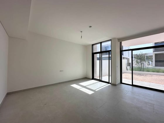 Corner Plot | Single Row | Vacant |....., picture 2