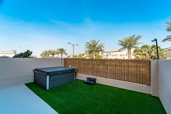 Upgraded | Vacant on Transfer | Fully Furnished, picture 16