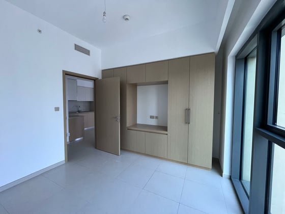 Prime Location | Vacant | Mid Floor....., picture 8