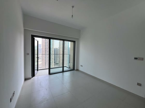 Prime Location | Vacant | Mid Floor....., picture 1