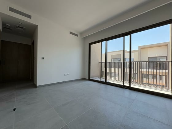 Spacious Layout | Close to Pool | Vacant, picture 7