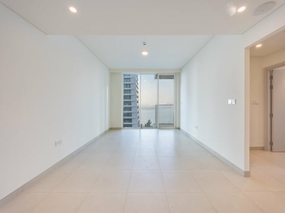 Marina-Sea Views | Private Beach | Prime Location, picture 6